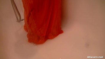 Shower Down That Sexy Dress Screencap 28 on www.sinx.com