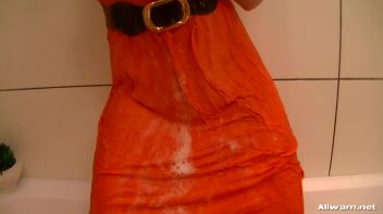 Shower Down That Sexy Dress Screencap 75 on www.sinx.com