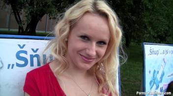 Bus Stop Babe Gives Killer Blowjobs Screencap 18 on www.sinx.com