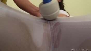 Much More Than Just An Oil Massage! Screencap 41 on www.sinx.com