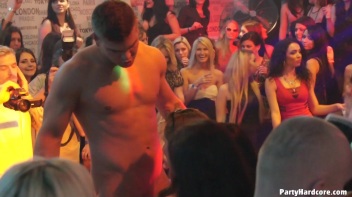 Party Hardcore Gone Crazy Vol. 9 Part 1 - Cam 3 Screencap 87 on www.sinx.com