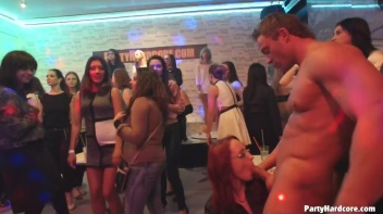 Party Hardcore Gone Crazy Vol. 31 Part 2 - Cam 1 Screencap 20 on www.sinx.com