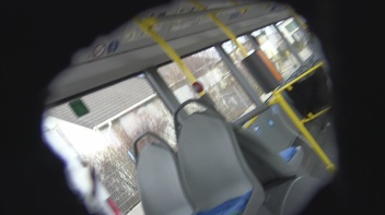 Heimlich im Bus gepisst Screencap 9 on www.sinx.com