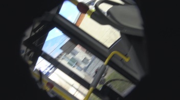 Heimlich im Bus gepisst Screencap 15 on www.sinx.com