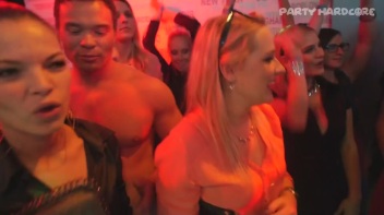 Party Hardcore Gone Crazy Vol. 16 Part 1 - Cam 1 Screencap 35 on www.sinx.com