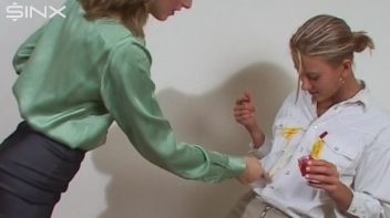 Dressed Babes Paint Each Others Outfits Screencap 8 on www.sinx.com