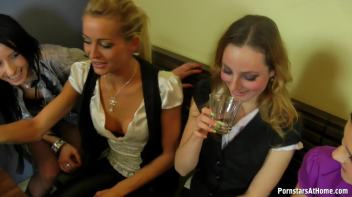 Bar Sluts In Heat Part 1 Screencap 21 on www.sinx.com