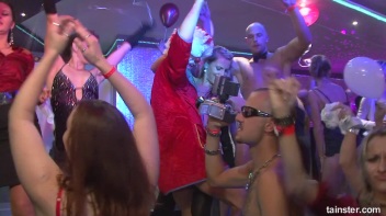 Welcome To The Mad House Part 6 - Cam 2 Screencap 92 on www.sinx.com