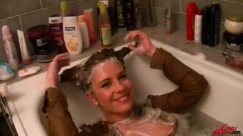 Rub-A-Dub Leony In The Tub Screencap 69 on www.sinx.com