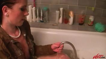 Rub-A-Dub Leony In The Tub Screencap 80 on www.sinx.com