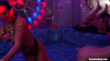 Holiday Hotties Part 6 - Shower Cam Screencap 104 on www.sinx.com
