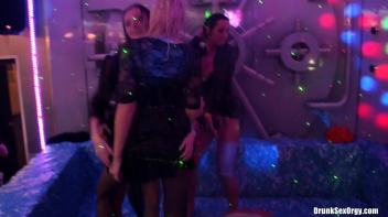 Holiday Hotties Part 6 - Shower Cam Screencap 31 on www.sinx.com