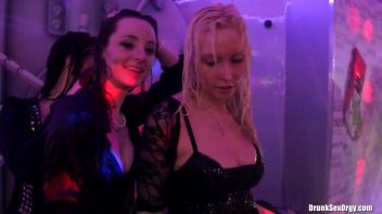 Holiday Hotties Part 6 - Shower Cam Screencap 44 on www.sinx.com