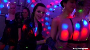 Holiday Hotties Part 6 - Shower Cam Screencap 63 on www.sinx.com