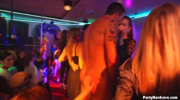 Party Hardcore Gone Crazy Vol. 38 Part 9 - Cam 1 Screencap 62 on www.sinx.com