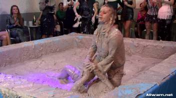 Double Dose Of Mud In Your Face Screencap 35 on www.sinx.com