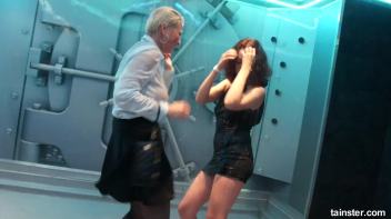 Wet amateurs owning these club showers Screencap 25 on www.sinx.com