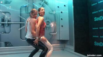 Wet amateurs owning these club showers Screencap 51 on www.sinx.com