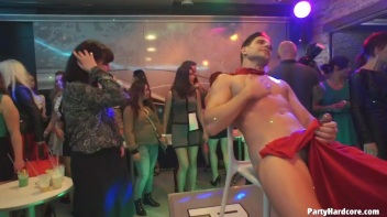 Party Hardcore Gone Crazy Vol. 31 Part 2 - Cam 3 Screencap 25 on www.sinx.com
