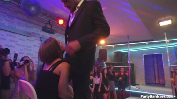 Party Hardcore Gone Crazy Vol. 31 Part 2 - Cam 3 Screencap 66 on www.sinx.com