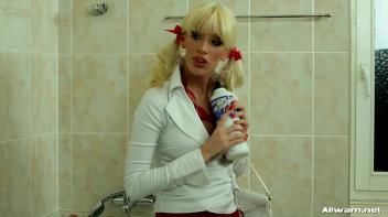 Shower Down That Mess Freak! Screencap 1 on www.sinx.com