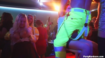 Party Hardcore Gone Crazy Vol. 38 Part 8 - Cam 3 Screencap 9 on www.sinx.com