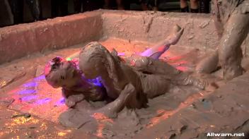 Goin' Hard In The Mud Pit Screencap 37 on www.sinx.com