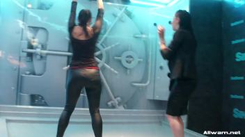 Wet Dancing For The Fans Screencap 15 on www.sinx.com