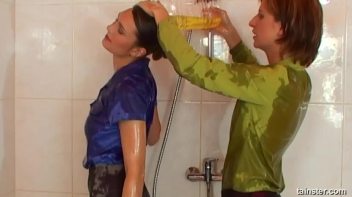Oil Me Down! Screencap 33 on www.sinx.com