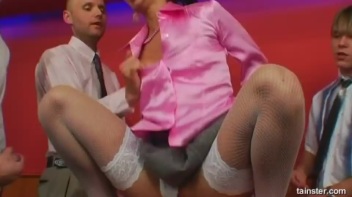 Holly Popped Screencap 22 on www.sinx.com