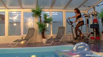 Three Ladies in One Pool Screencap 1 on www.sinx.com