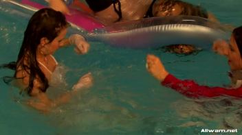 Three Ladies in One Pool Screencap 39 on www.sinx.com