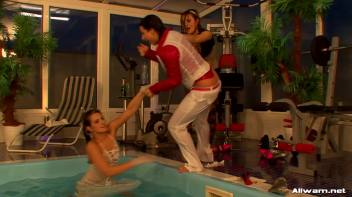 Three Ladies in One Pool Screencap 45 on www.sinx.com