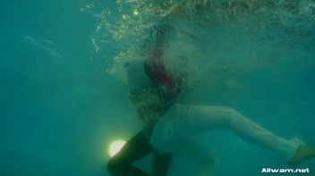 Three Ladies in One Pool Screencap 71 on www.sinx.com