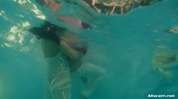 Three Ladies in One Pool Screencap 80 on www.sinx.com