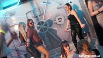 Making Fuck Buddies In The Club Part 5 - Shower Cam Screencap 80 on www.sinx.com