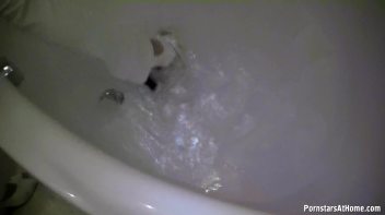 Get Cozy With Morgan In The Tub Screencap 11 on www.sinx.com