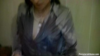 Get Cozy With Morgan In The Tub Screencap 24 on www.sinx.com