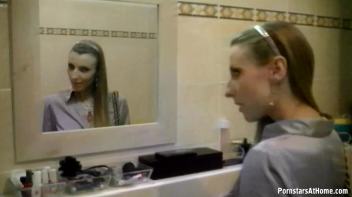 Get Cozy With Morgan In The Tub Screencap 3 on www.sinx.com