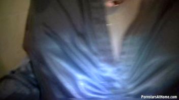 Get Cozy With Morgan In The Tub Screencap 35 on www.sinx.com