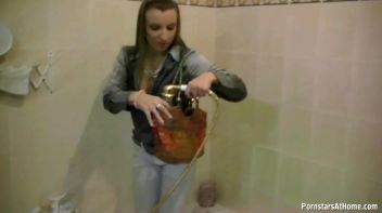 Get Cozy With Morgan In The Tub Screencap 41 on www.sinx.com