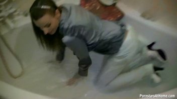 Get Cozy With Morgan In The Tub Screencap 44 on www.sinx.com