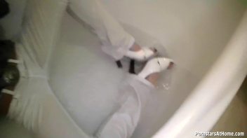 Get Cozy With Morgan In The Tub Screencap 48 on www.sinx.com