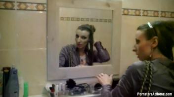 Get Cozy With Morgan In The Tub Screencap 73 on www.sinx.com