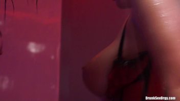 Valentine's Day Vaginas Part 5 - Shower Cam Screencap 23 on www.sinx.com