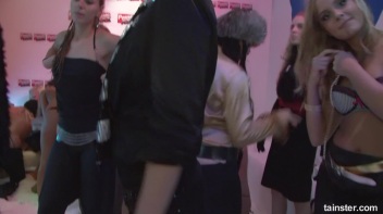 Winter WonderBang Part 5 - Cam 2 Screencap 72 on www.sinx.com