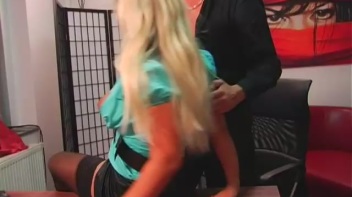 Sexy Viki Gets Hot and Sticky! Screencap 6 on www.sinx.com