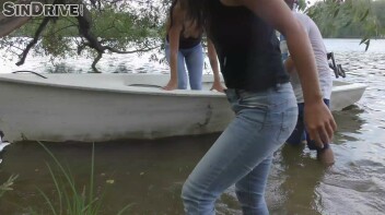 College Cuties Secluded Outdoor Sexcapade Screencap 24 on www.sinx.com