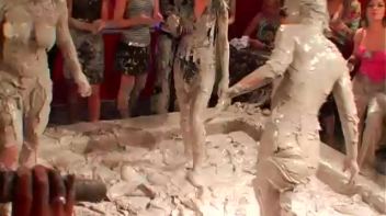 Hard-Bodied Babes Enter The Mud Pit Screencap 37 on www.sinx.com