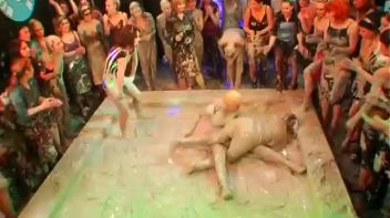 Dionne vs. Lucy Cornet Screencap 10 on www.sinx.com